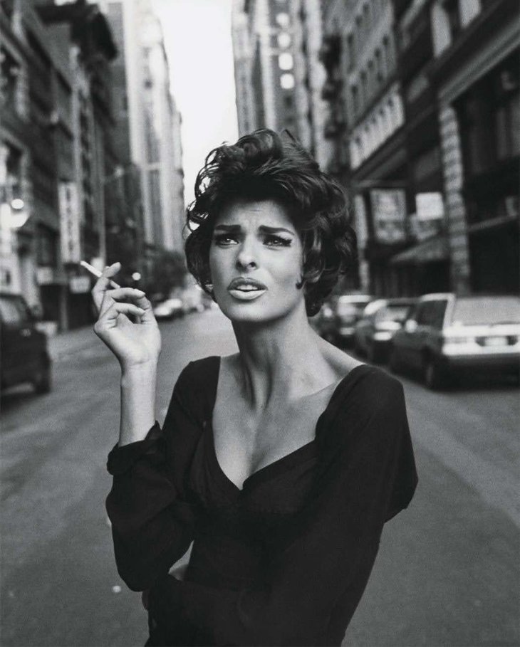 Hinh anh Siêu mẫu Linda Evangelista: Nữ hoàng của những bộ tóc ngắn 7