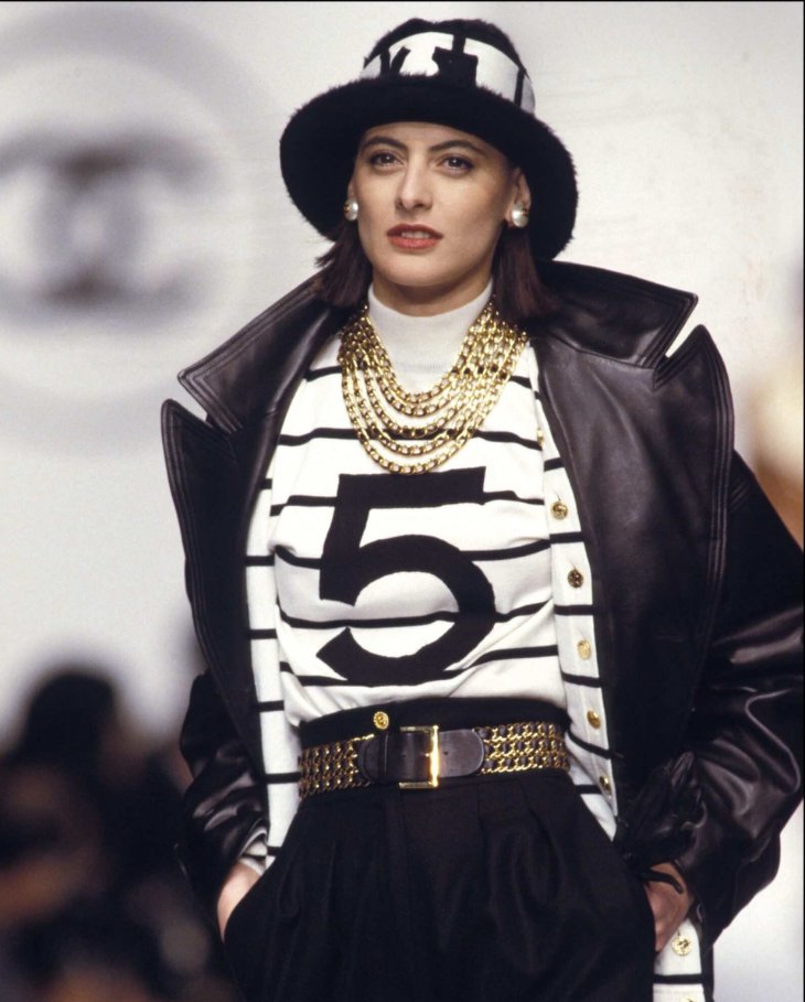 Hinh anh Để tạo ra những thiết kế mang tính biểu tượng cho thương hiệu không chỉ cần đầu óc sáng tạo, tư duy thời trang độc đáo mà tâm hồn nghệ thuật được thổi vào những thiết kế cũng vô cùng quan trọng. Và những nàng thơ thời trang là nguồn cảm hứng đặc biệt, là người thổi hồn và truyền cảm xúc cho các nhà mốt tạo nên những kiệt tác. 10