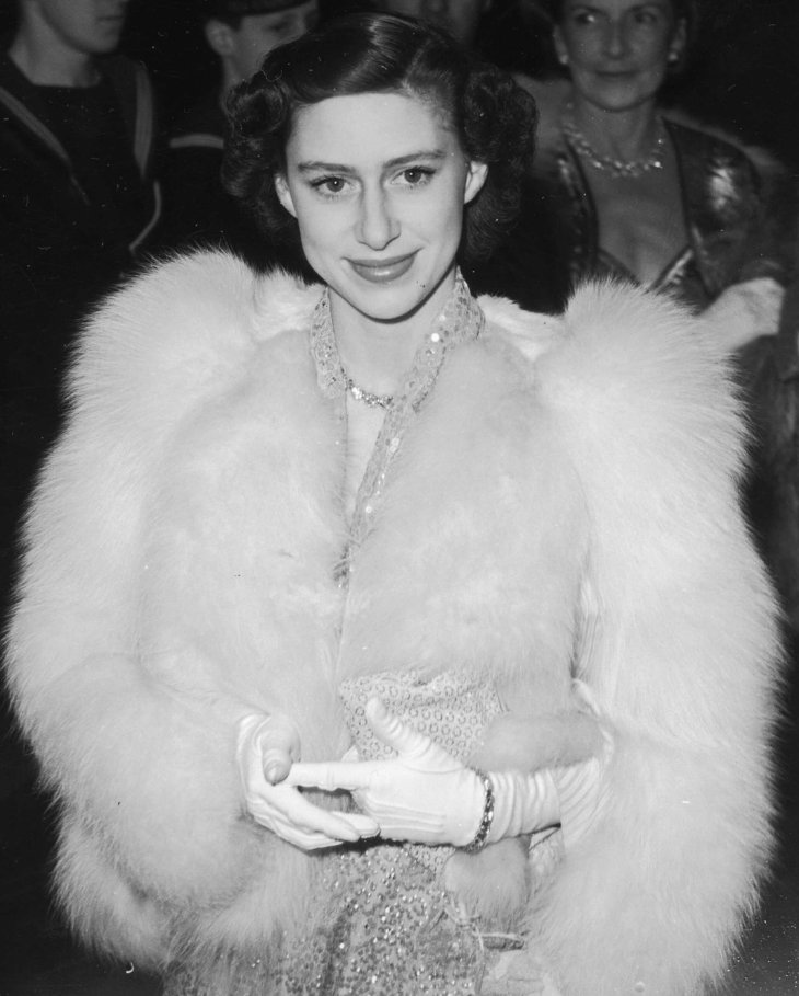 Hinh anh Để tạo ra những thiết kế mang tính biểu tượng cho thương hiệu không chỉ cần đầu óc sáng tạo, tư duy thời trang độc đáo mà tâm hồn nghệ thuật được thổi vào những thiết kế cũng vô cùng quan trọng. Và những nàng thơ thời trang là nguồn cảm hứng đặc biệt, là người thổi hồn và truyền cảm xúc cho các nhà mốt tạo nên những kiệt tác. 16