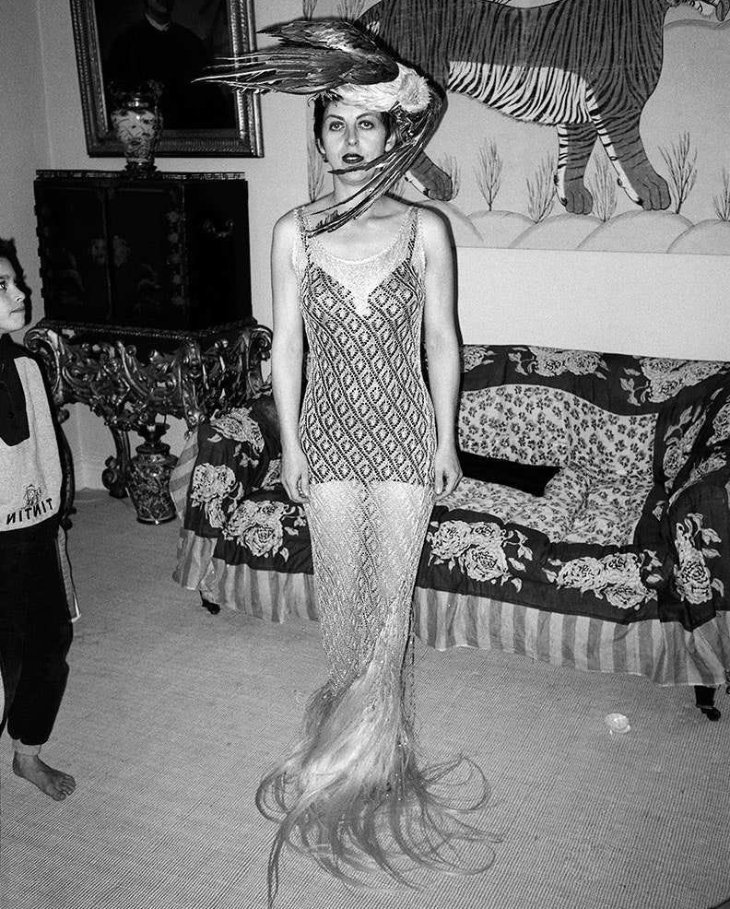 Hinh anh Để tạo ra những thiết kế mang tính biểu tượng cho thương hiệu không chỉ cần đầu óc sáng tạo, tư duy thời trang độc đáo mà tâm hồn nghệ thuật được thổi vào những thiết kế cũng vô cùng quan trọng. Và những nàng thơ thời trang là nguồn cảm hứng đặc biệt, là người thổi hồn và truyền cảm xúc cho các nhà mốt tạo nên những kiệt tác. 22