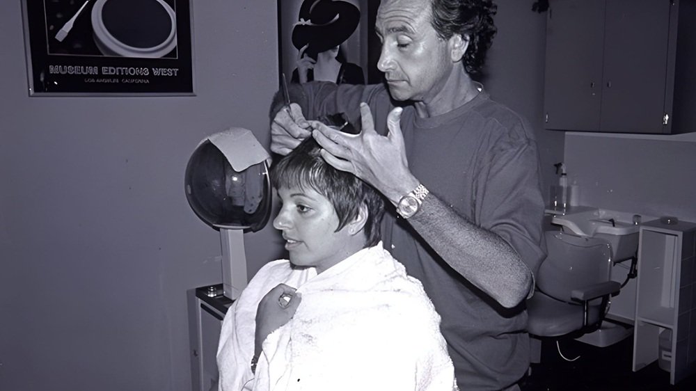 Twiggy's Sixties hairdresser Leonard Lewis dies aged 78 | Daily Mail Online