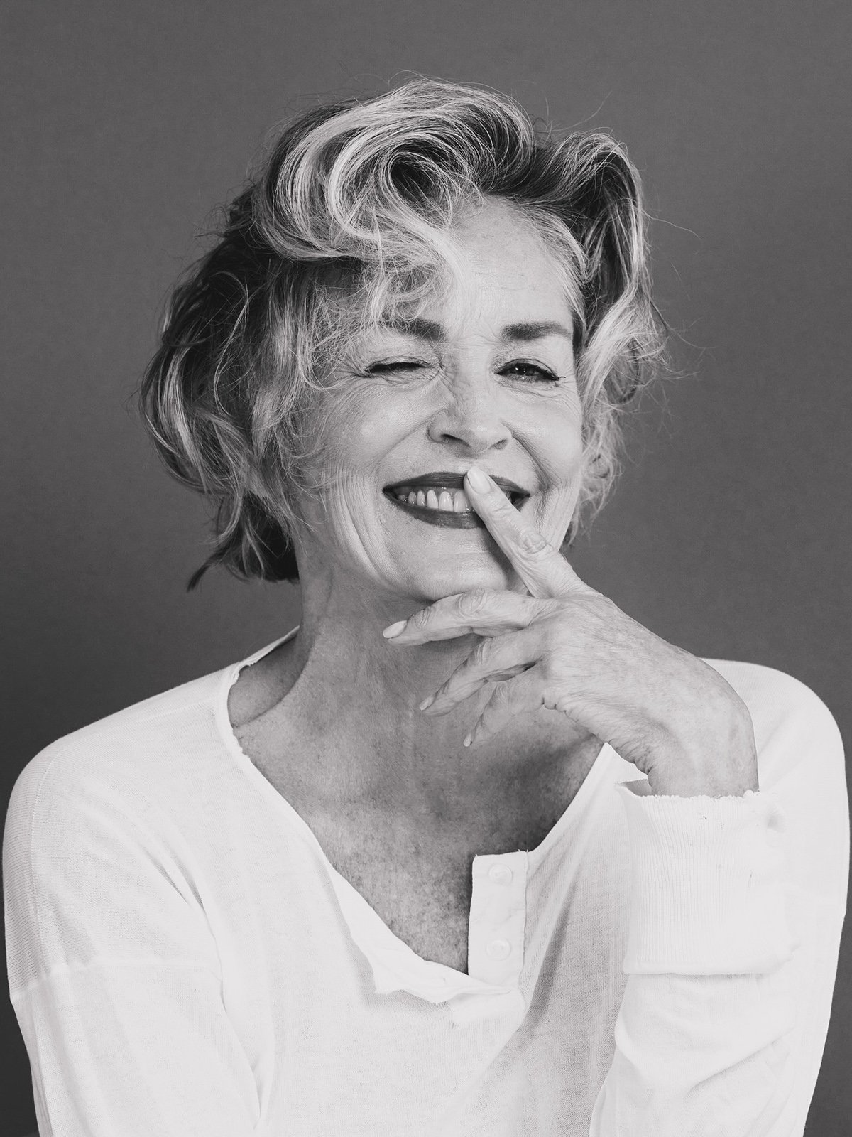 Hinh anh Sharon Stone: Màn tái xuất rực rỡ với điện ảnh và hội họa 4