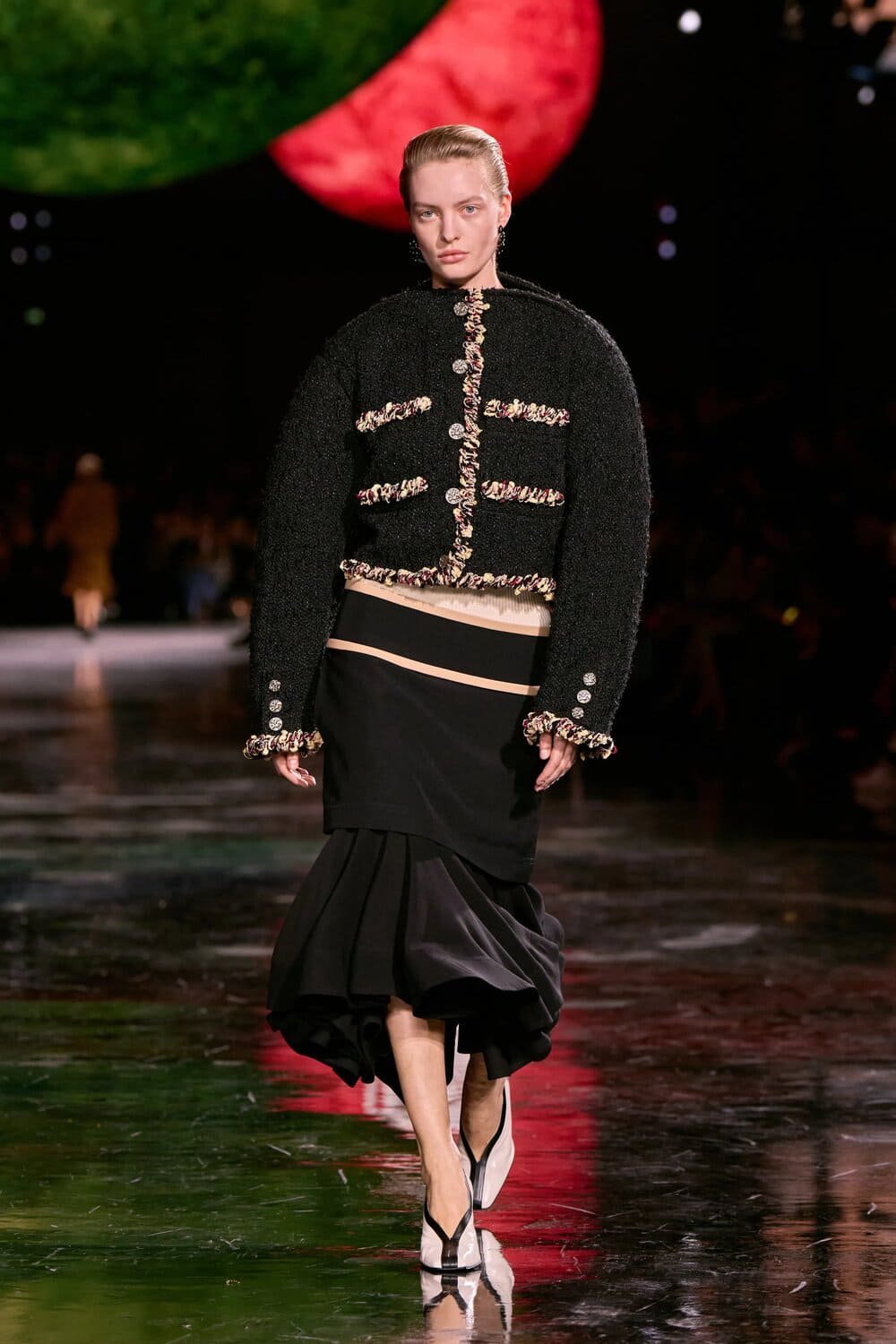 Hinh anh Paris Fashion Week Xuân Hè 2026: Vì sao thế giới vẫn say mê thập niên 80? 14