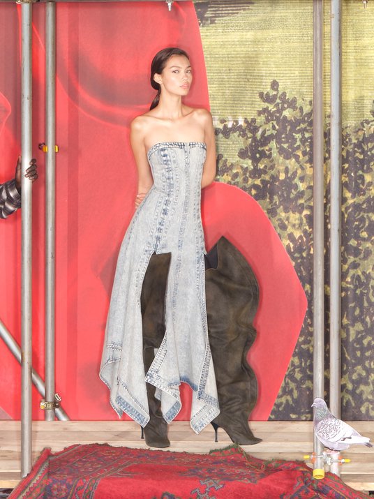 Hinh anh H&M gặp Glenn Martens: Một “đại gia đình” của cá tính và tự do sáng tạo 2