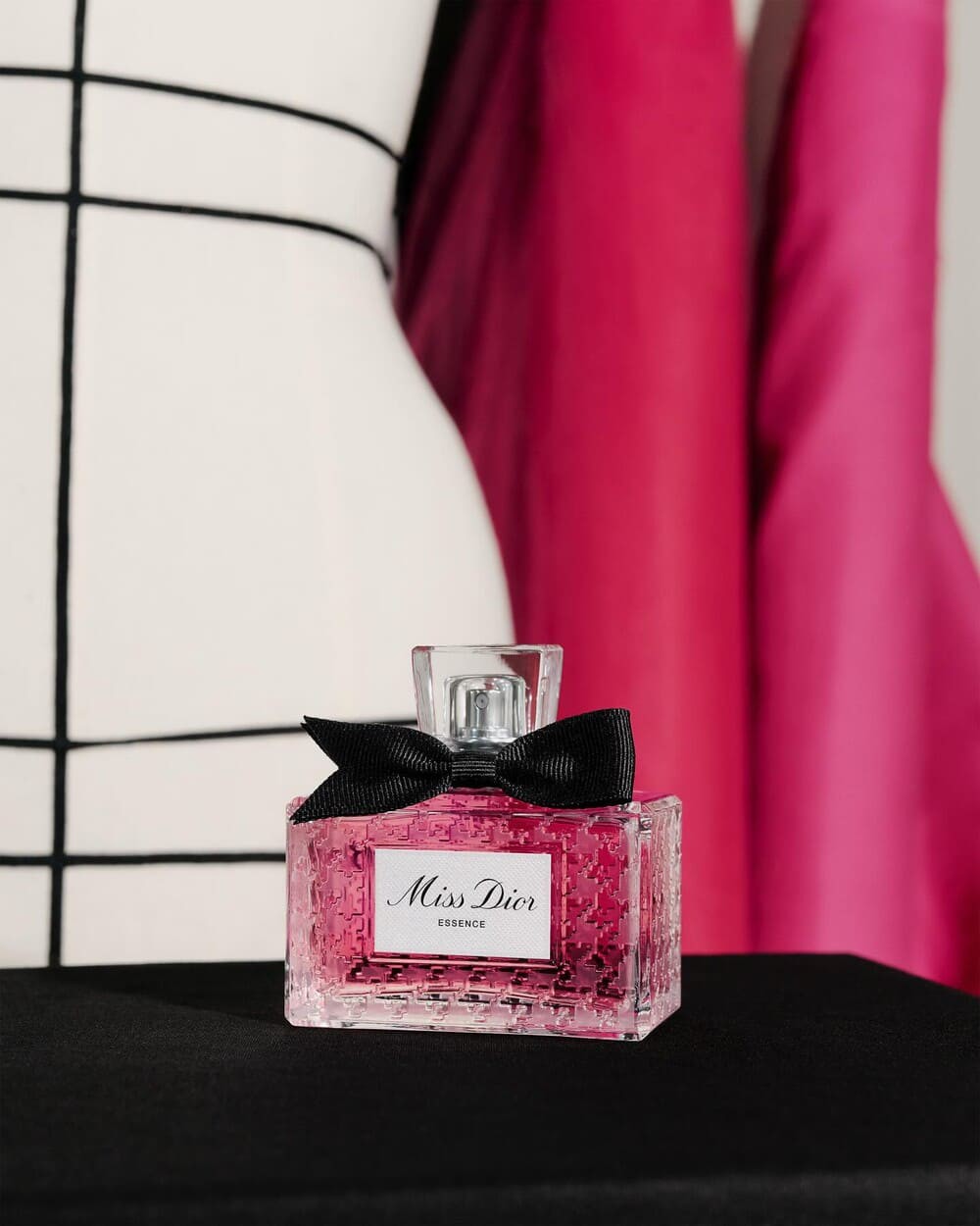 Hinh anh Miss Dior Essence: 'Cô em gái tự do' mang tinh thần Miss Dior 2