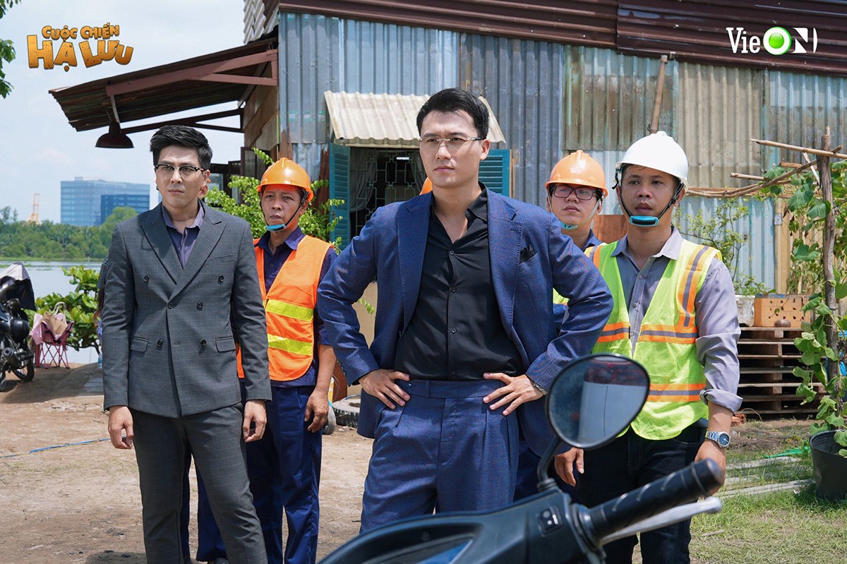 Hinh anh Diễn viên ‘Cuộc chiến hạ lưu’ bứt phá cảm xúc trong loạt cảnh quay dưới mưa 1