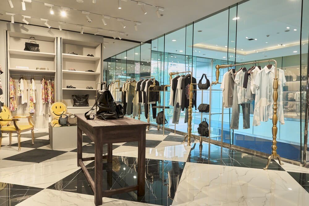 Hinh anh Moschino Saigon Centre: Chạm vào DNA hóm hỉnh và thanh lịch của thời trang Ý 2