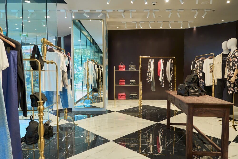 Hinh anh Moschino Saigon Centre: Chạm vào DNA hóm hỉnh và thanh lịch của thời trang Ý 3