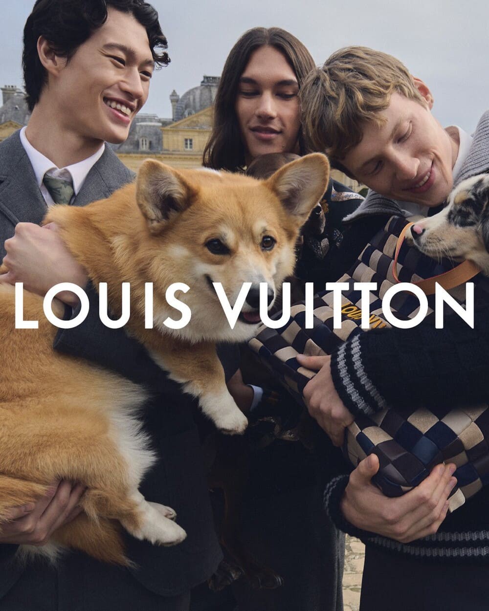 Hinh anh LOUIS VUITTON PRE-SS26: Bộ suit 3 mảnh và rương du lịch cho cả thú cưng 7