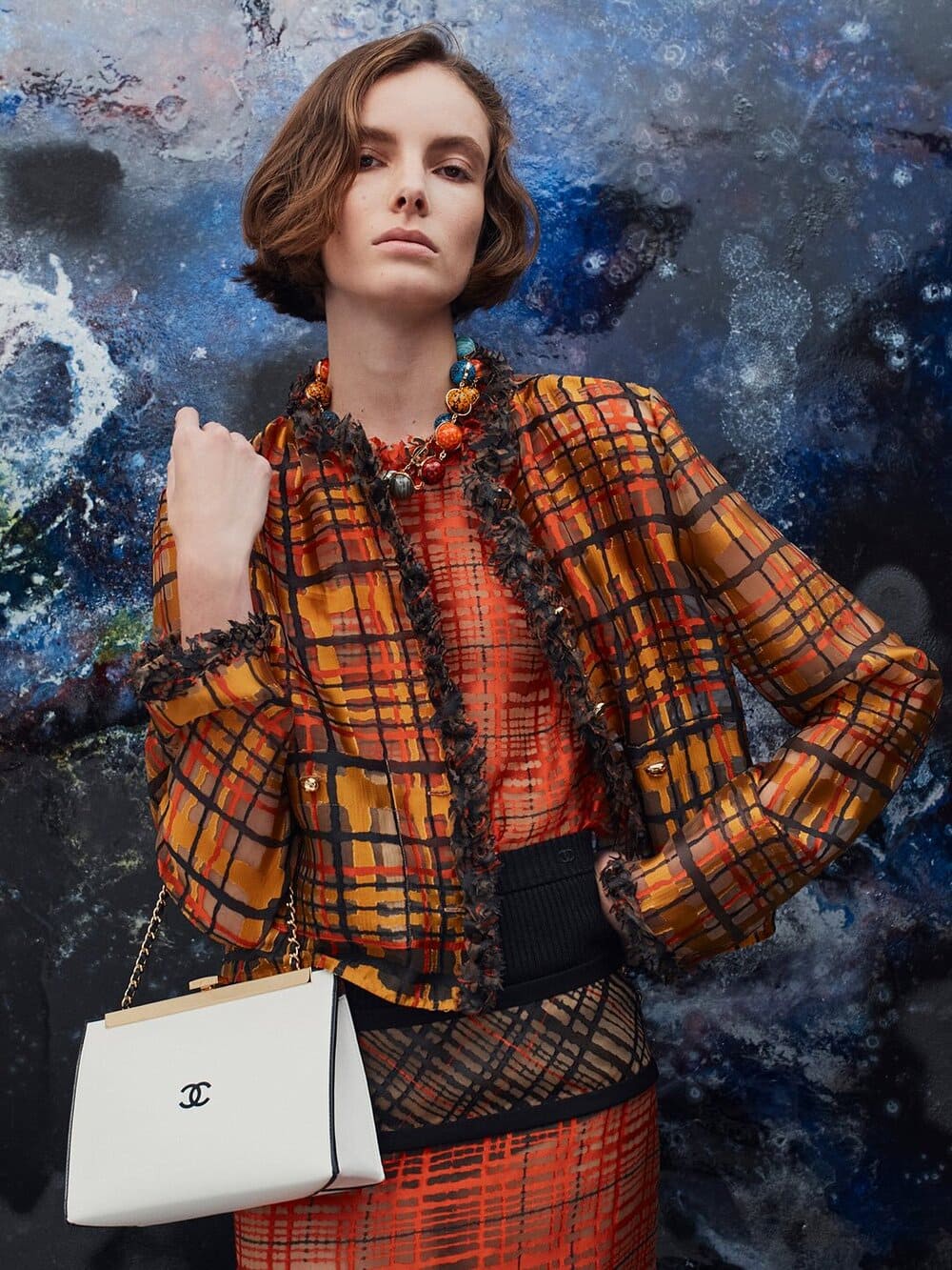 Hinh anh thời trang đã trở thành ngôn ngữ văn hóa phổ quát – nơi nghệ thuật, quyền lực và cảm xúc cùng tồn tại. 5