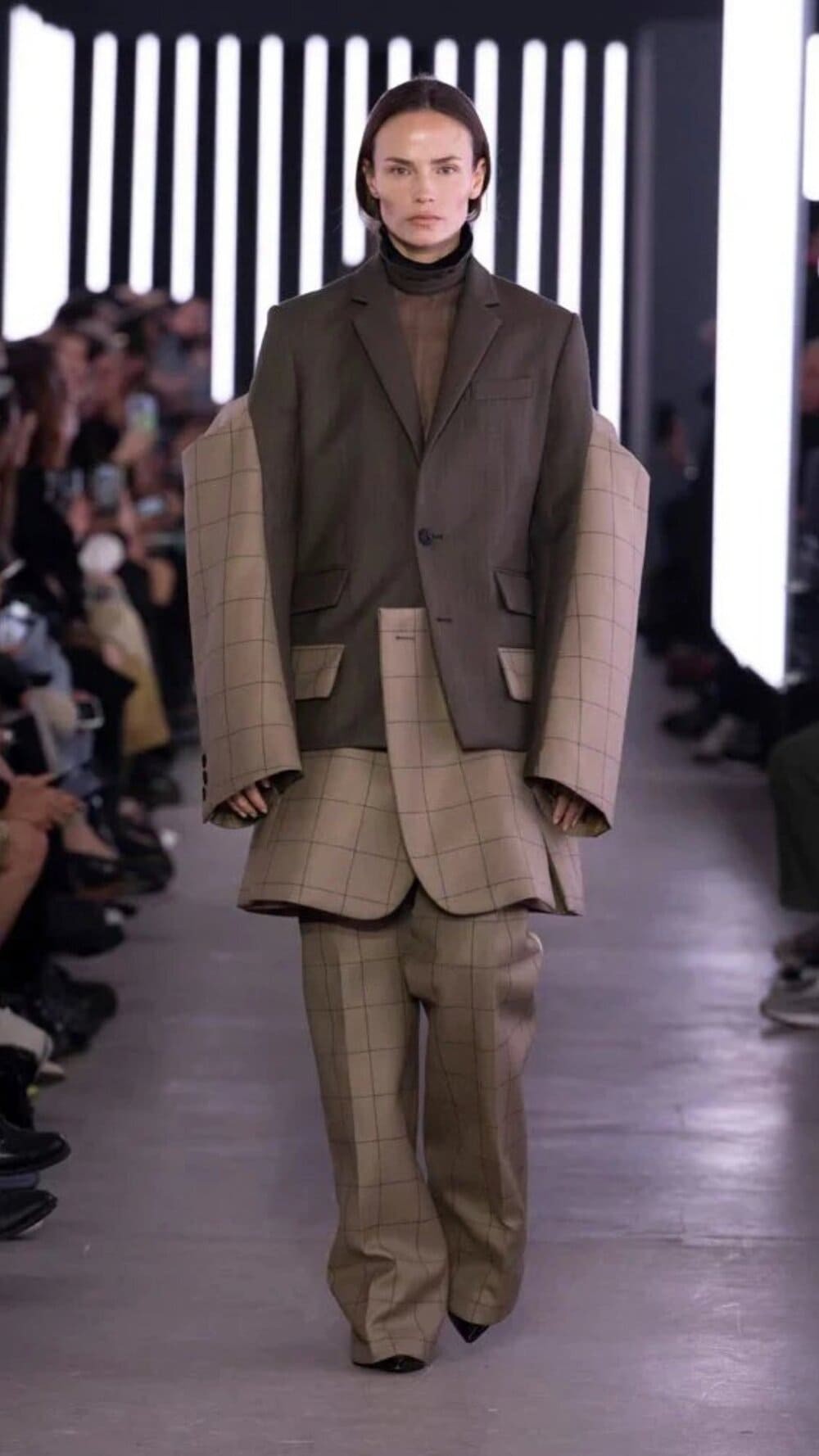 Hinh anh Thế hệ người mẫu 2000s đang định hình lại sàn diễn 5