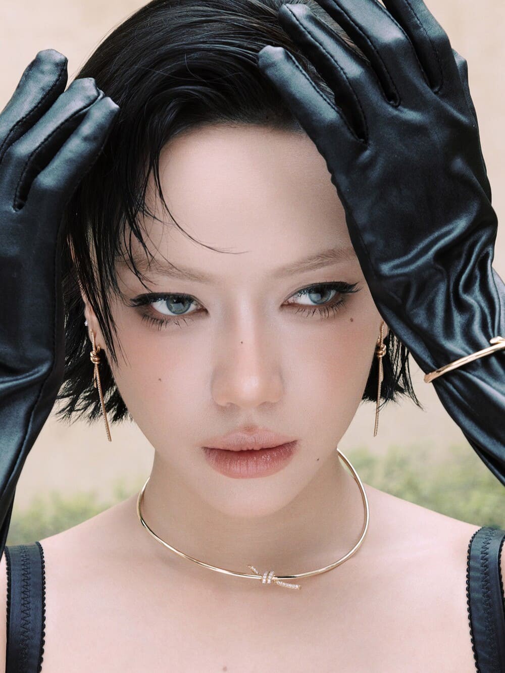 Hinh anh Diệu Nhi thăng hạng phong cách khi kết hợp cùng Tiffany & Co 7