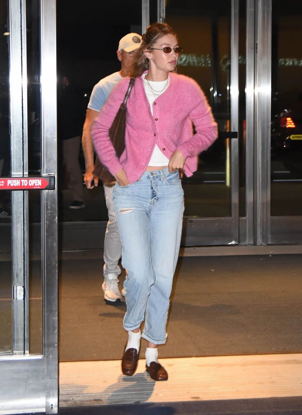 Hinh anh Quần suông và giày lười: Công thức kết hợp cho quý cô năng động 5