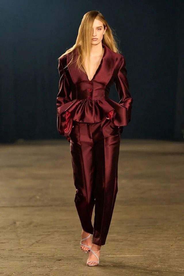 Hinh anh Khi satin quay lại: Làm sao để chăm sóc chất liệu này đúng cách? 9