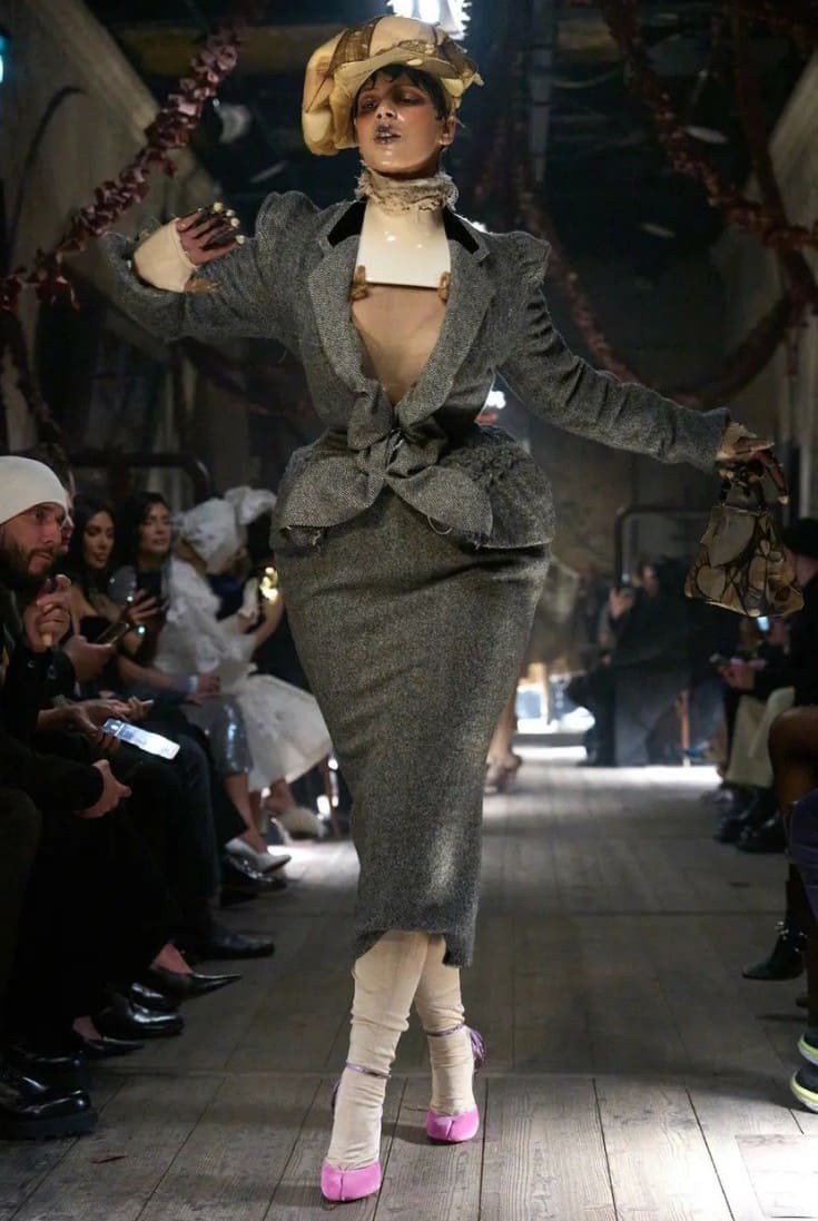 Hinh anh Ba biểu tượng haute couture dưới bàn tay của phù thủy John Galliano 23