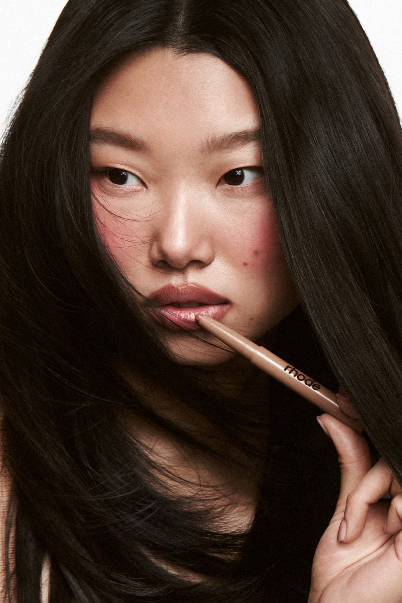 Hinh anh Định hình đôi môi: kỹ thuật kẻ viền môi mọi cô gái nên biết 4