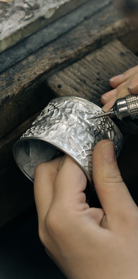 Chi tiết thủ công tinh xảo trong thiết kế của Chanel