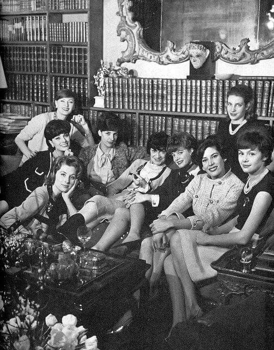 Hai cuộc “Cách Mạng”: Modern City và Modern Women - Siêu đô thị và người phụ nữ hiện đại