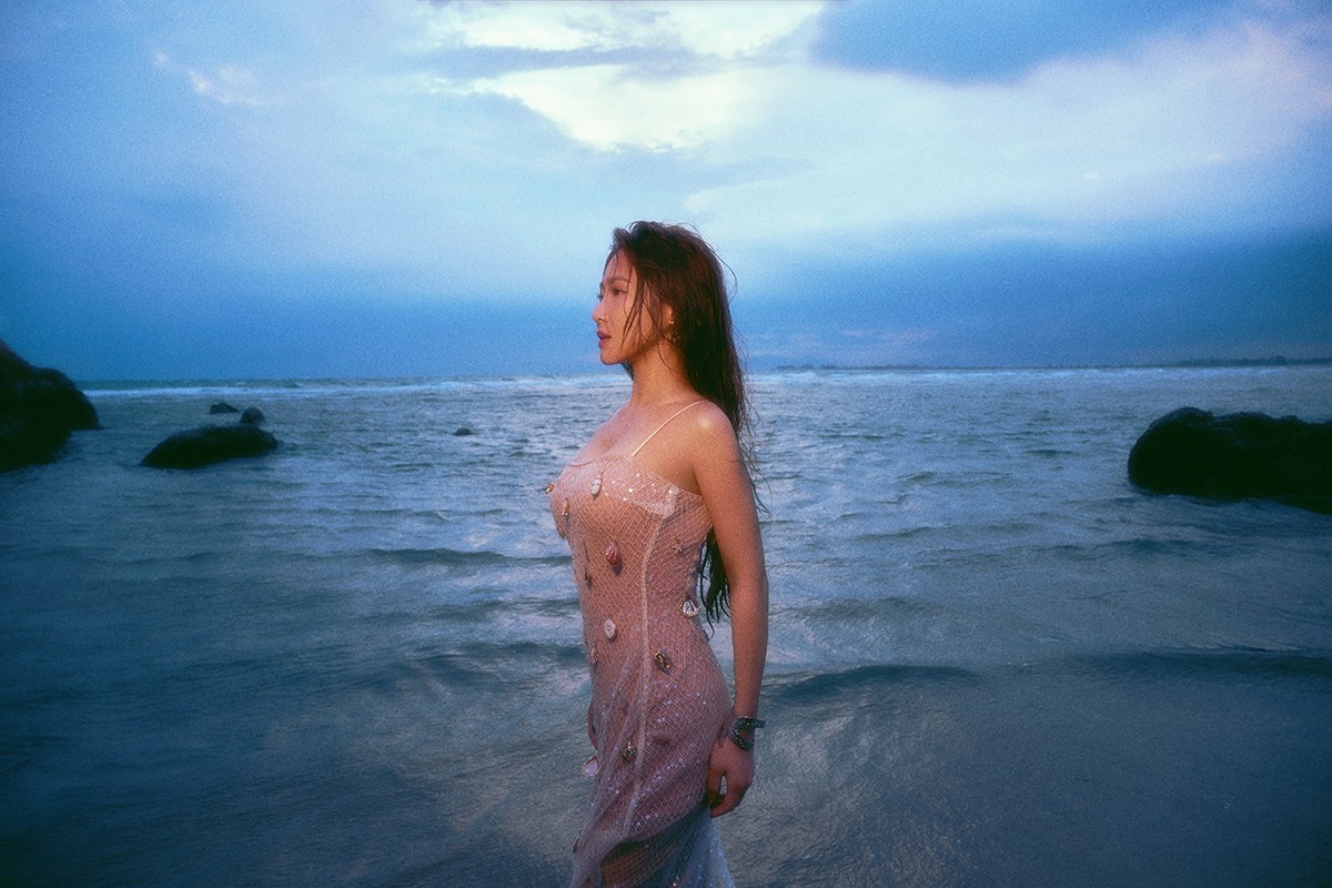 Hinh anh Hương Tràm trở lại với ‘Phao Cứu Sinh’: Bước ngoặt cinematic pop đầy cảm xúc 3