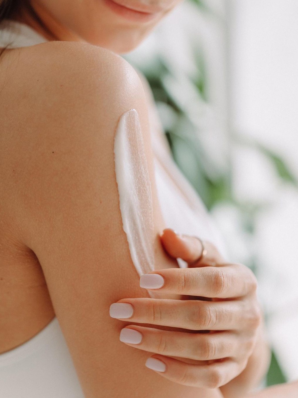 Sữa dưỡng thể: Lớp cấp ẩm nhẹ dịu