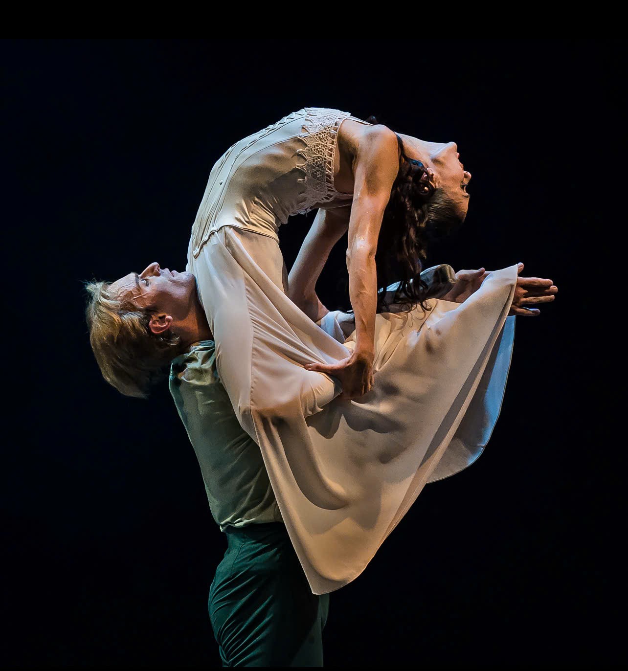 Hinh anh Vở ballet 'Anna Karenina': Nghệ thuật hình thể phơi bày khát vọng tự do của người phụ nữ 4