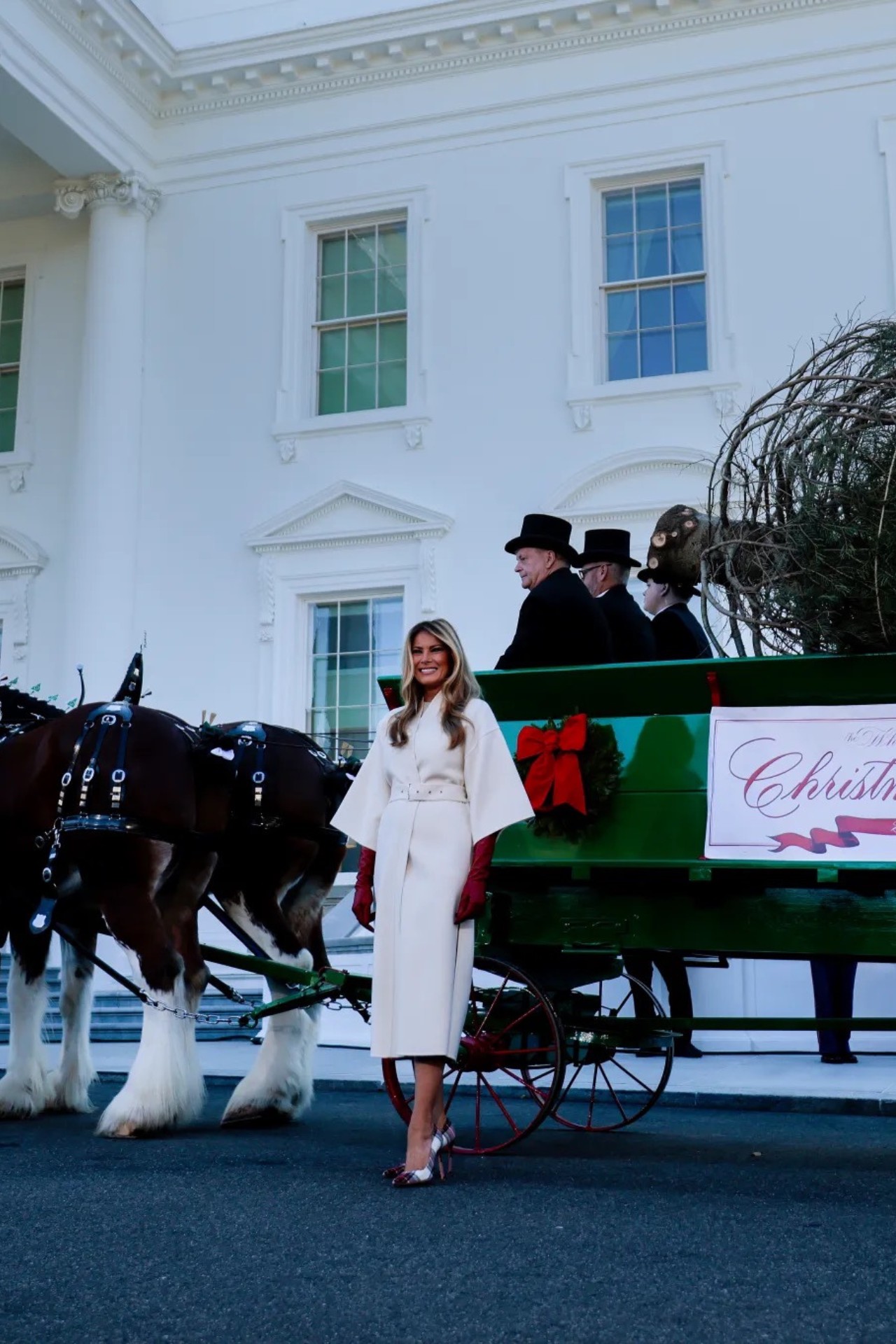 Hinh anh Pantone Cloud Dancer - Gam màu của vẻ đẹp tự do và tối giản 3