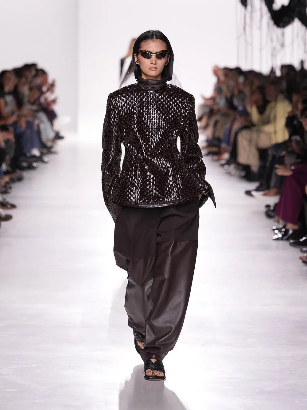 Hành trình của Intrecciato: Ngôn ngữ đan da đã làm nên đế chế Bottega Veneta