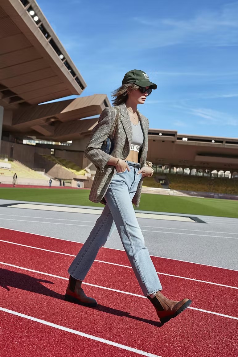 Gợi cảm & năng động khi dạo phố