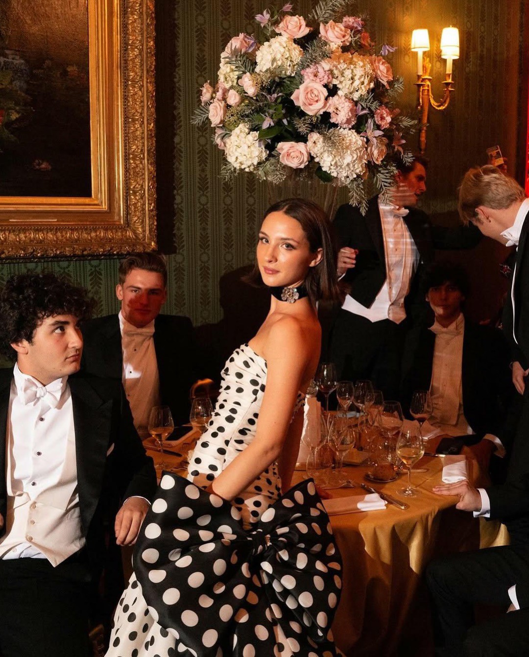 Hinh anh Điều gì khiến Le Bal des Débutantes trở thành giấc mơ của mọi tiểu thư ưu tú? 23