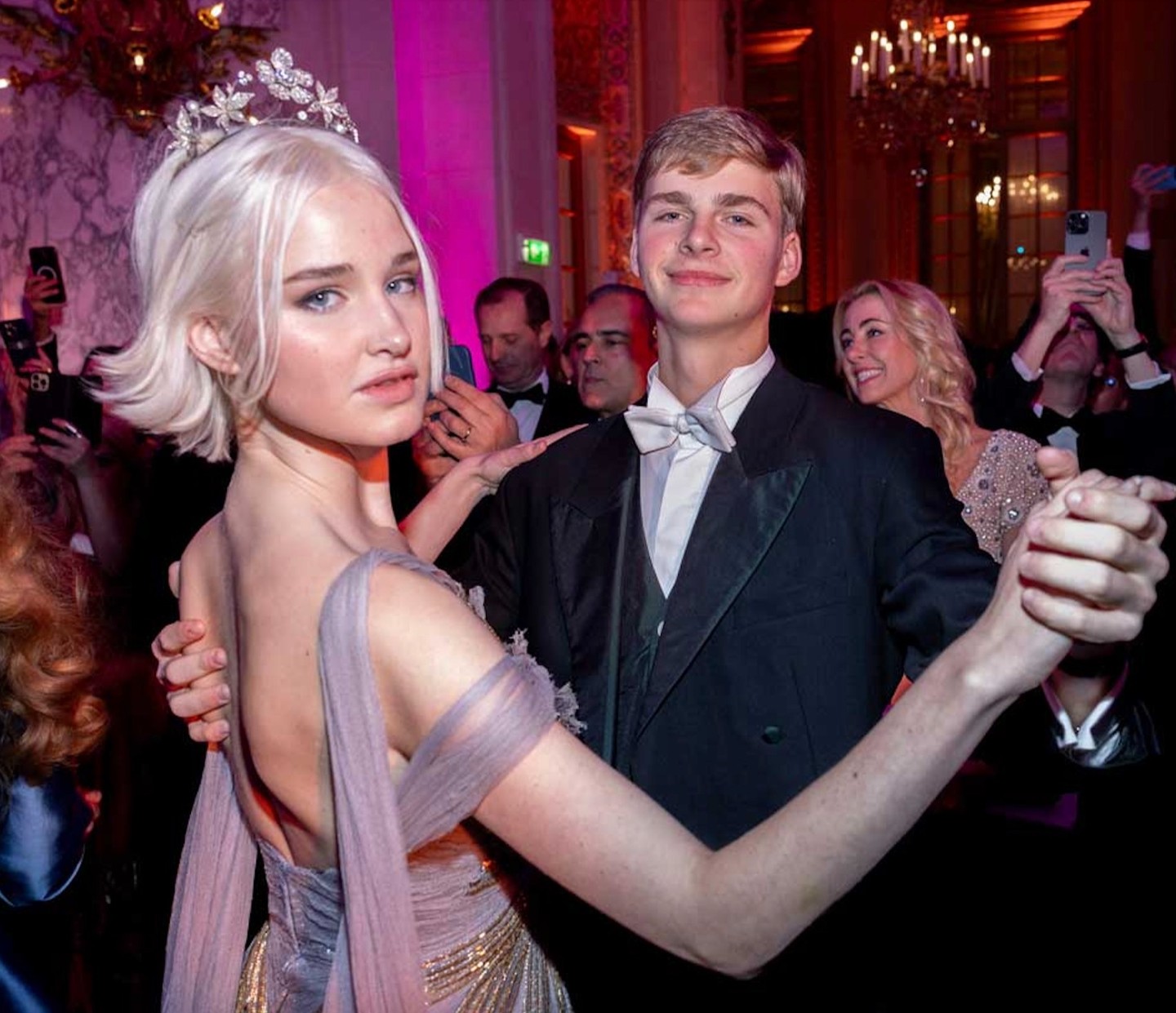 Hinh anh Điều gì khiến Le Bal des Débutantes trở thành giấc mơ của mọi tiểu thư ưu tú? 4