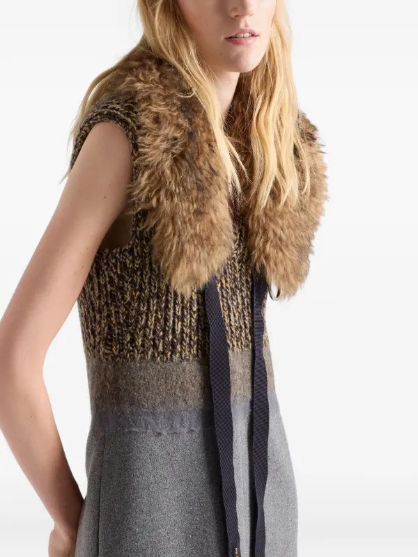 Nhấn nhá trang phục với cổ áo lông tháo rời