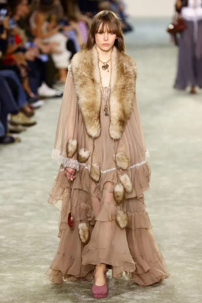 Hinh anh Chất liệu lông thú: Tuyên ngôn xa hoa của thời trang mùa lạnh 10