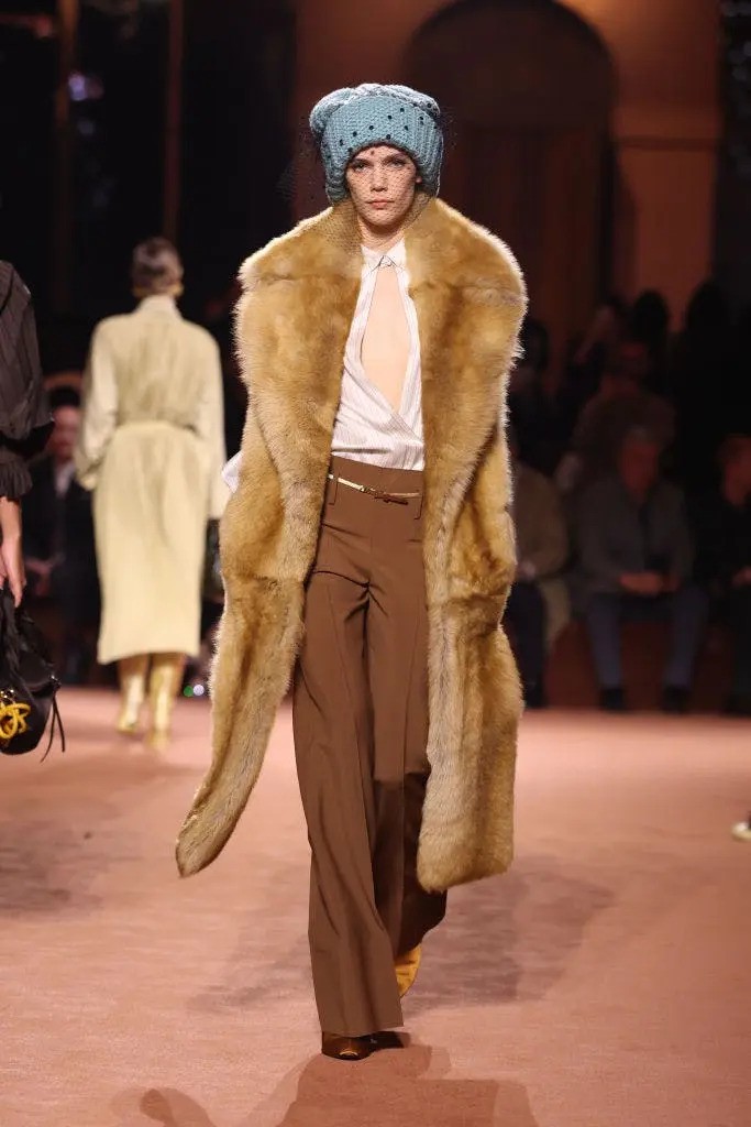 Hinh anh Chất liệu lông thú: Tuyên ngôn xa hoa của thời trang mùa lạnh 11