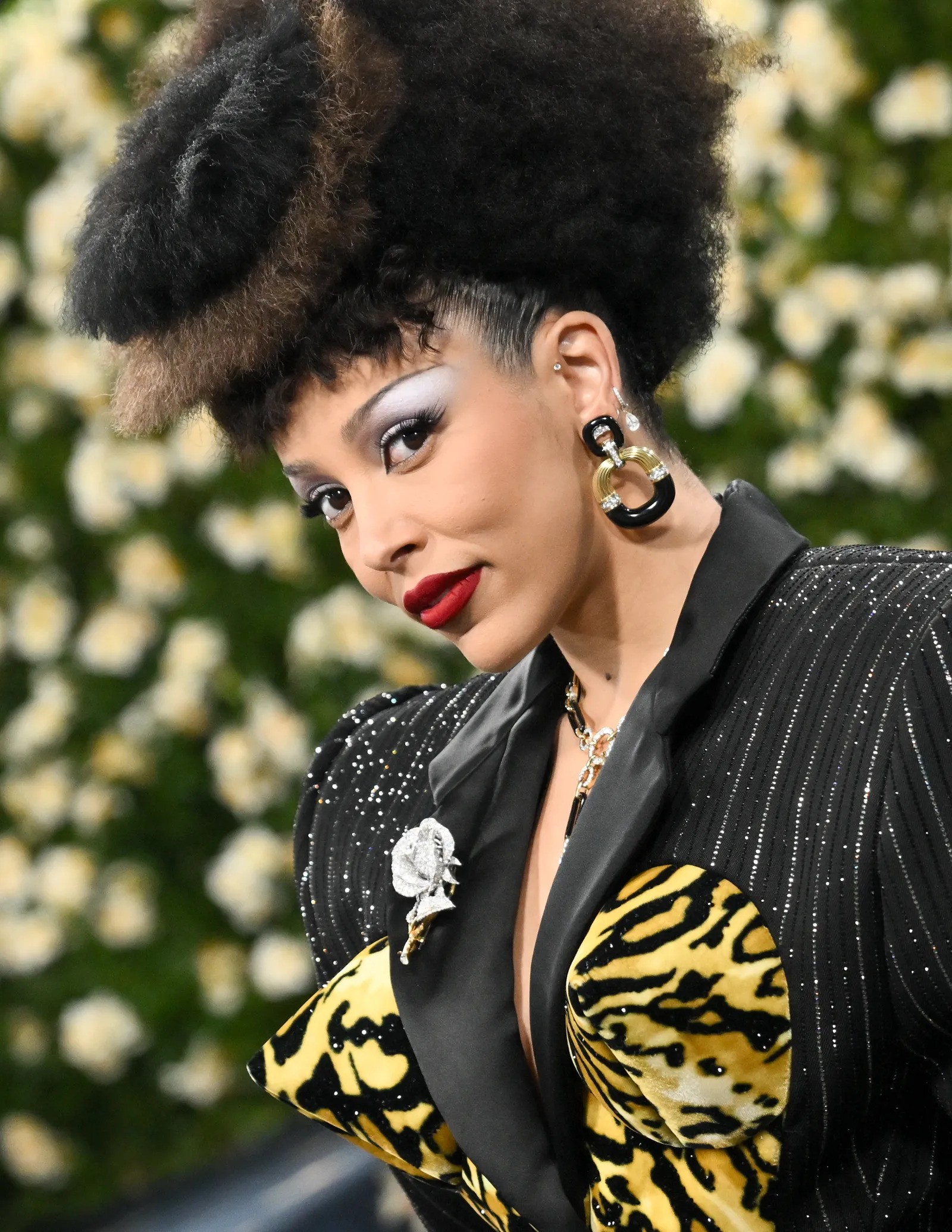 Hinh anh Trong danh sách Host Committee năm nay, sự xuất hiện của LISA mang ý nghĩa đặc biệt khi cô đang là đại diện K-pop duy nhất được mời tham gia. 2