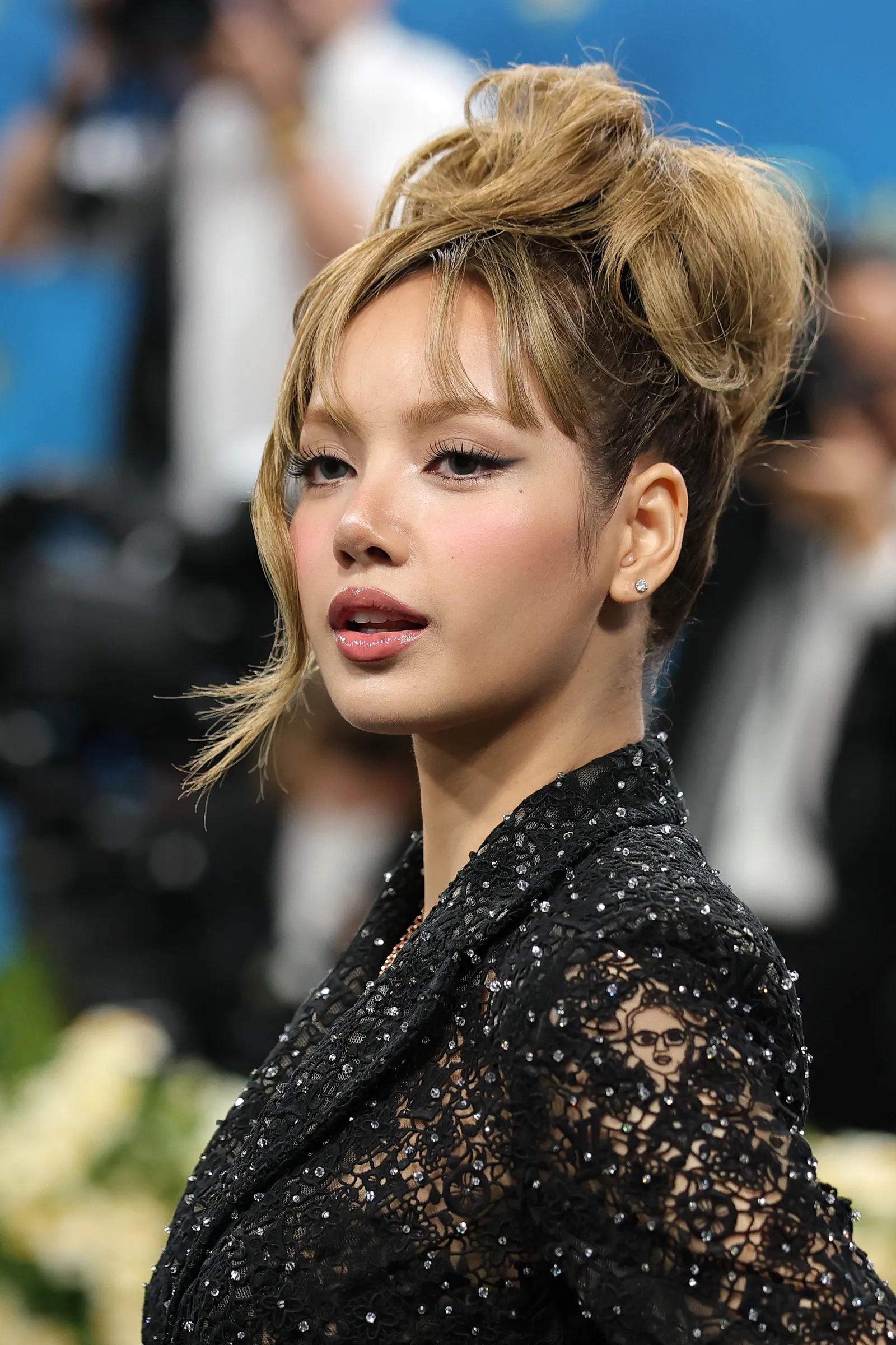 Hinh anh Trong danh sách Host Committee năm nay, sự xuất hiện của LISA mang ý nghĩa đặc biệt khi cô đang là đại diện K-pop duy nhất được mời tham gia. 4