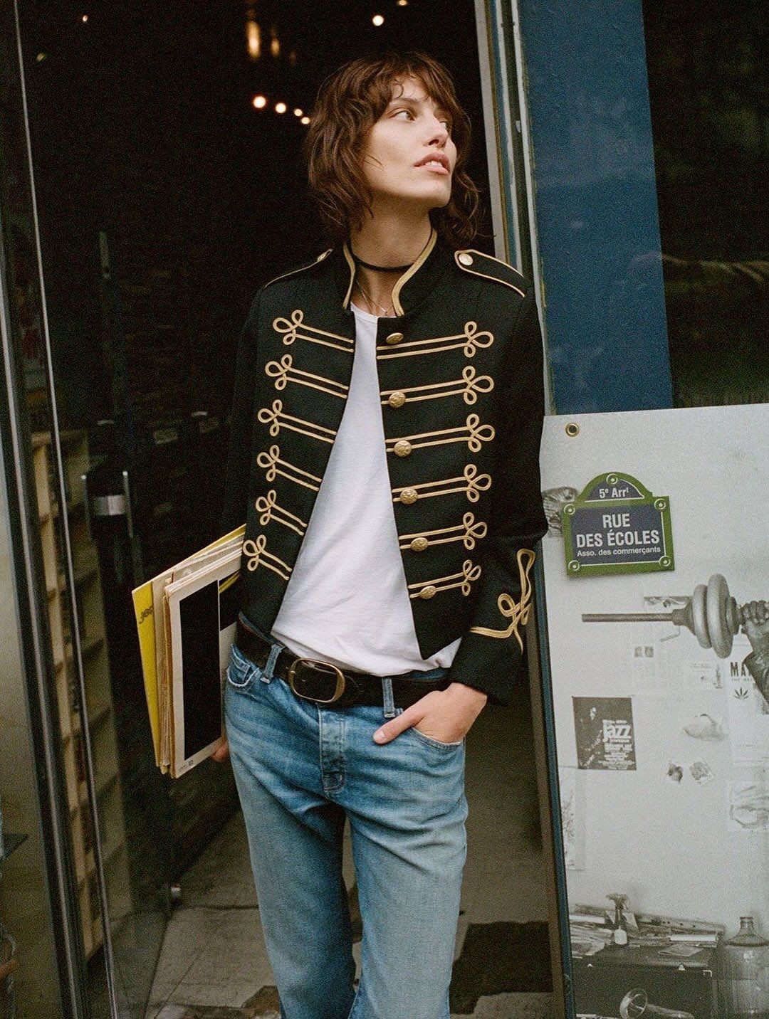 Hinh anh Áo khoác Napoleon trở lại: Khi tinh thần quân phục bước vào thời trang đương đại 13