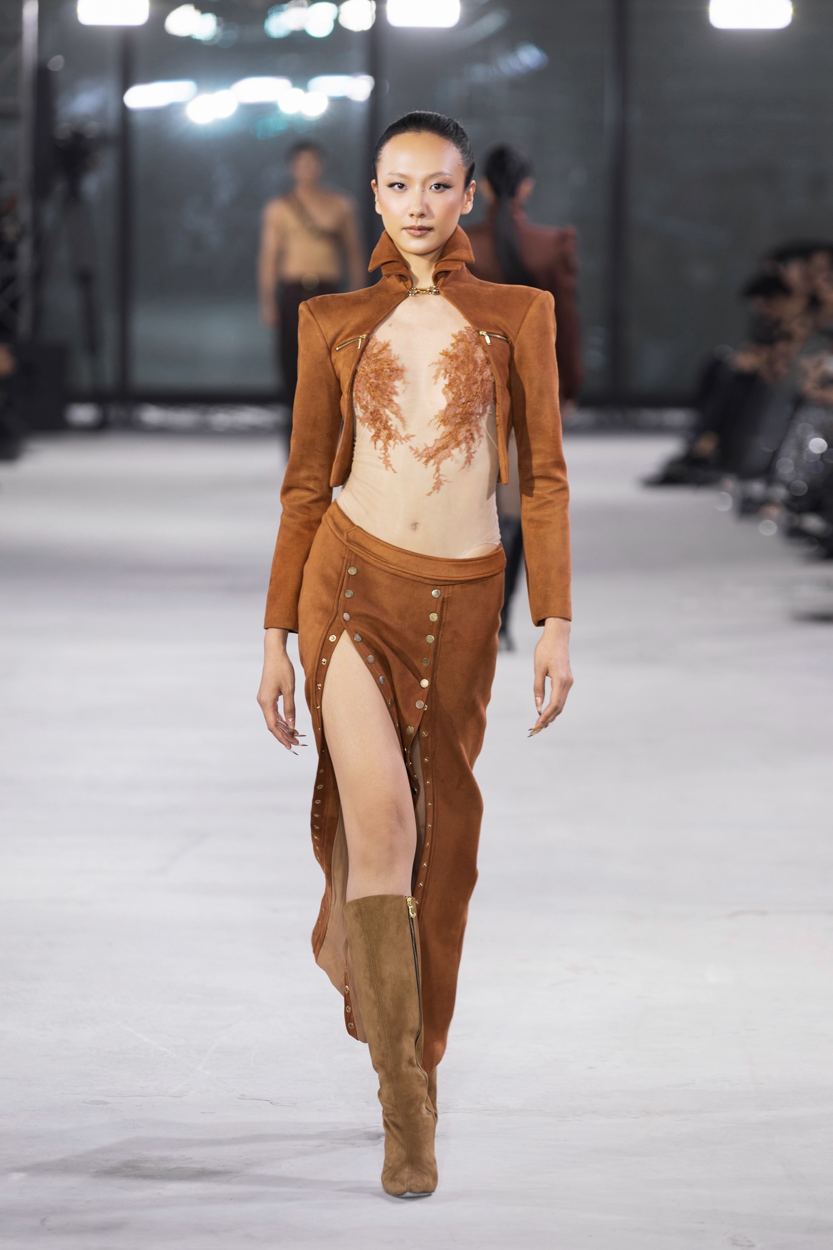 Hinh anh Emerge 2025 by Đỗ Long: Vẻ đẹp tái sinh từ những góc cạnh thô mộc 10