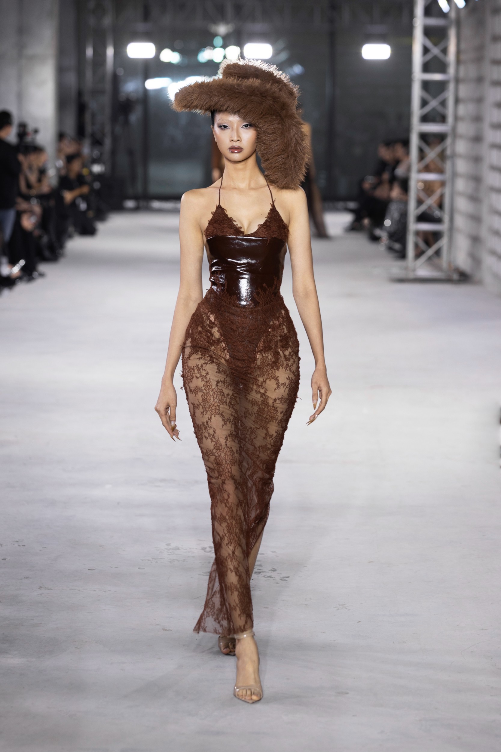 Hinh anh Emerge 2025 by Đỗ Long: Vẻ đẹp tái sinh từ những góc cạnh thô mộc 7