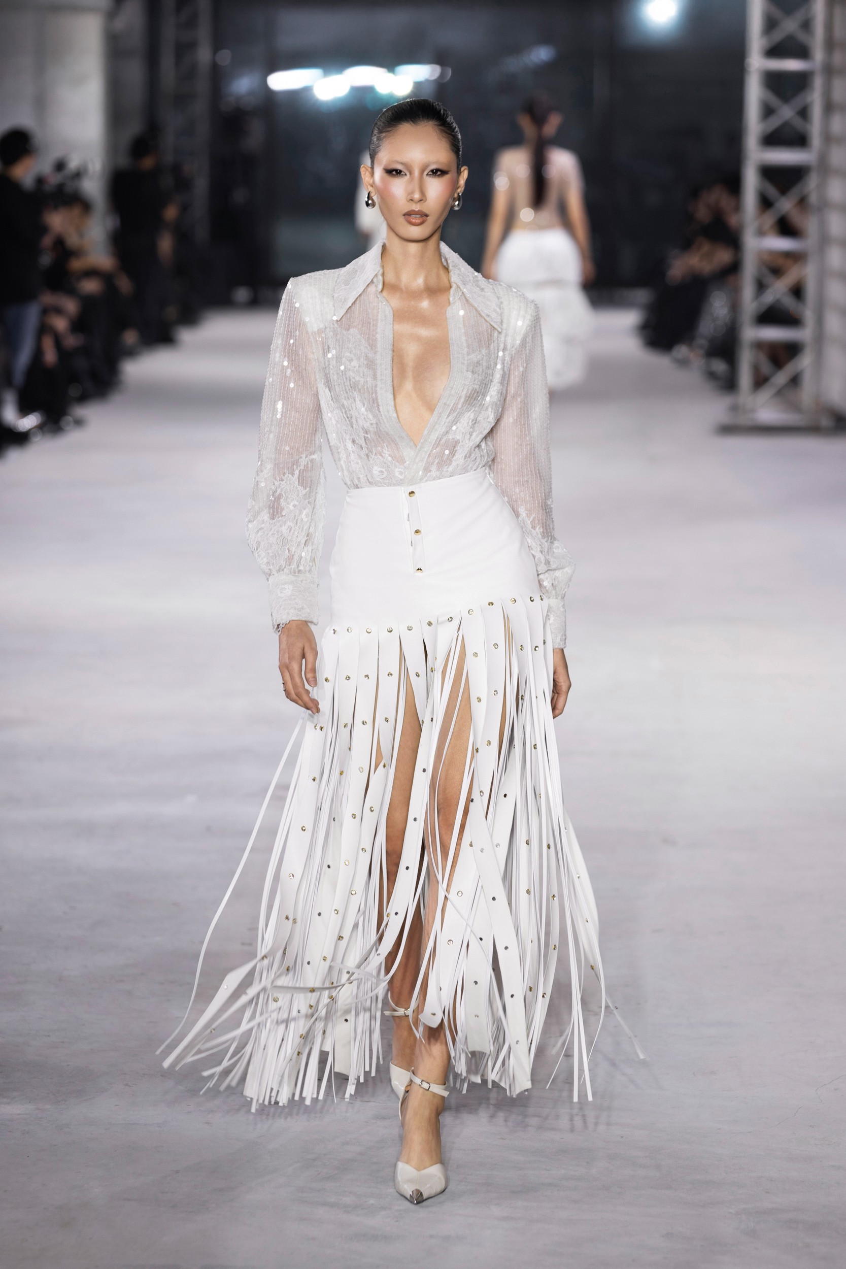 Hinh anh Emerge 2025 by Đỗ Long: Vẻ đẹp tái sinh từ những góc cạnh thô mộc 19