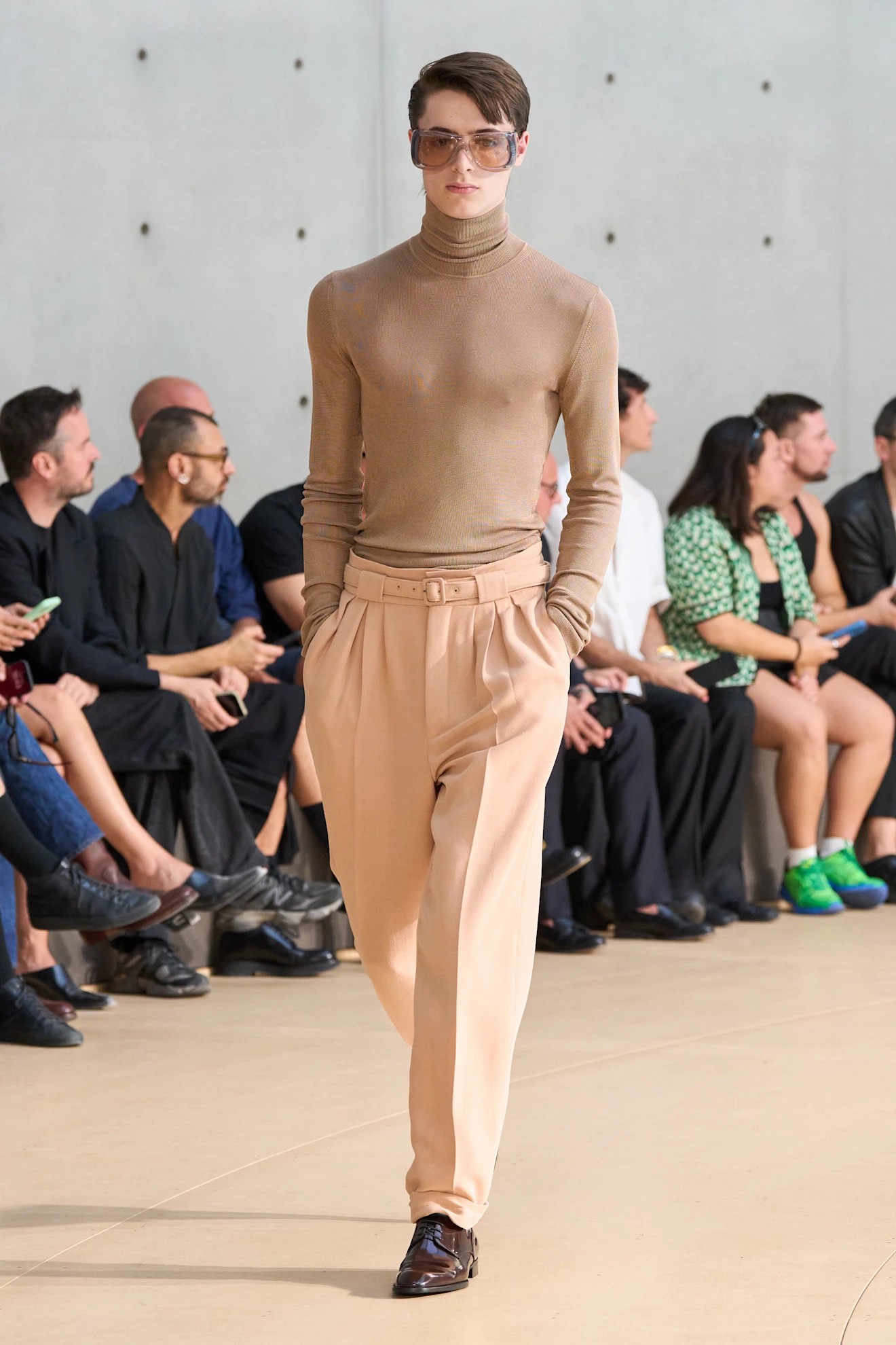 Hinh anh Phom dáng ôm sát và sự dịch chuyển thẩm mỹ trong thời trang nam 21