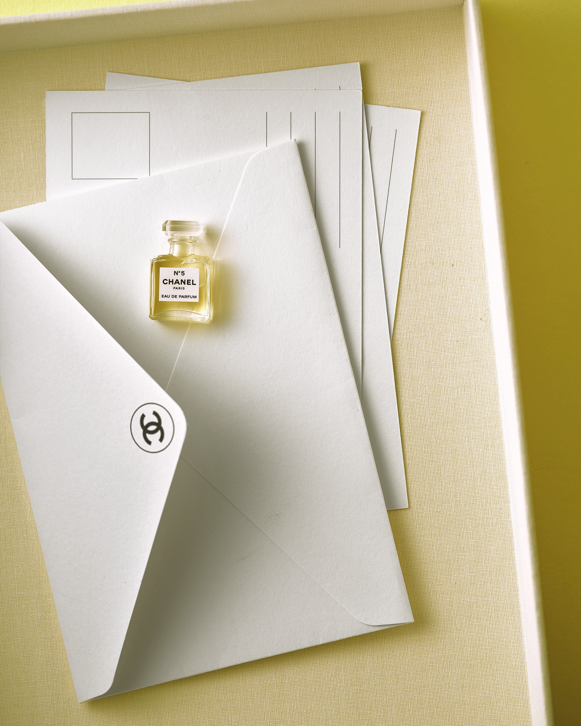 Hinh anh CHANEL vinh danh 55 nhân vật tiêu biểu với dự án The 55 CHANEL Fragrance Voices 11