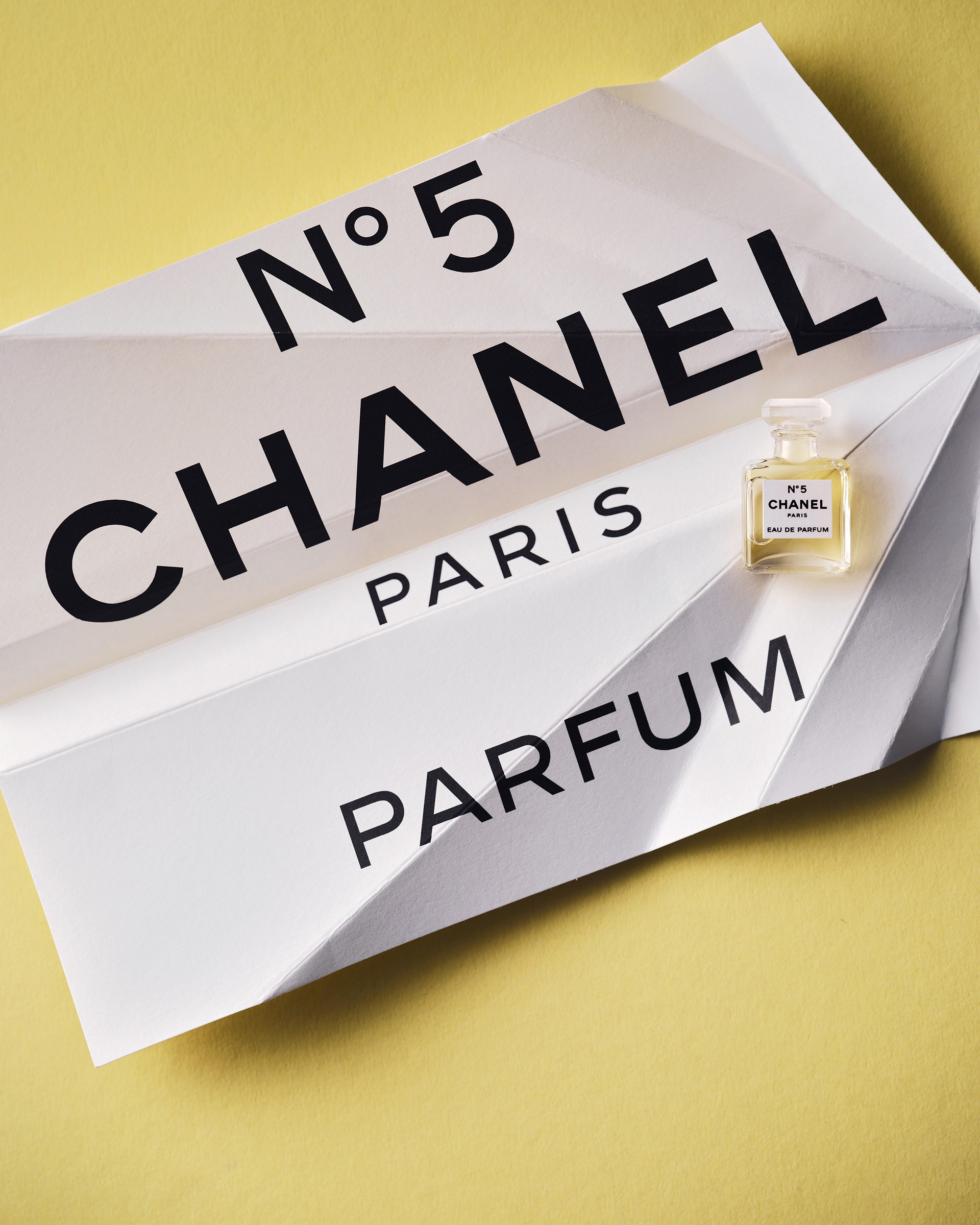 Hinh anh CHANEL vinh danh 55 nhân vật tiêu biểu với dự án The 55 CHANEL Fragrance Voices 9