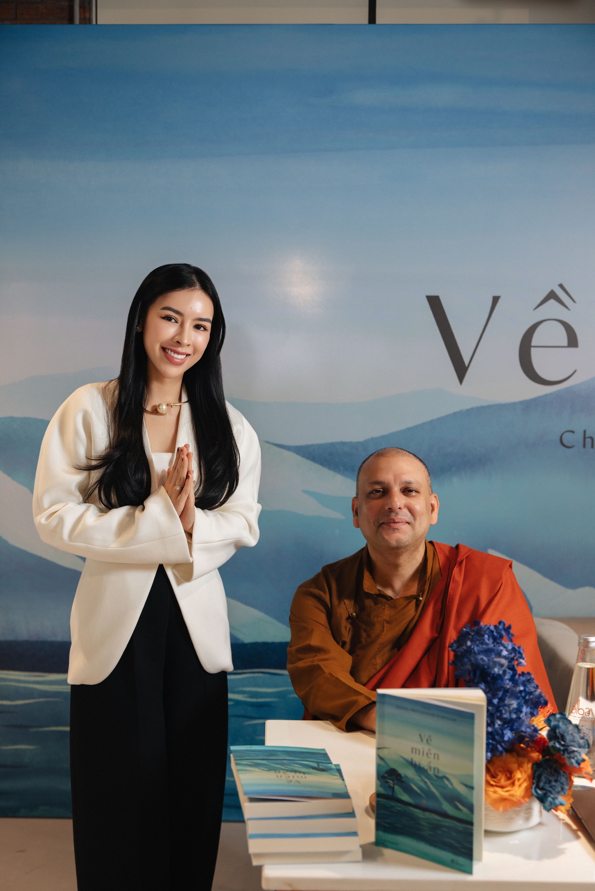 Nhã Nam ra mắt cuốn sách 'Về miền bí ẩn' của Tôn sư Tenzin Priyadarshi