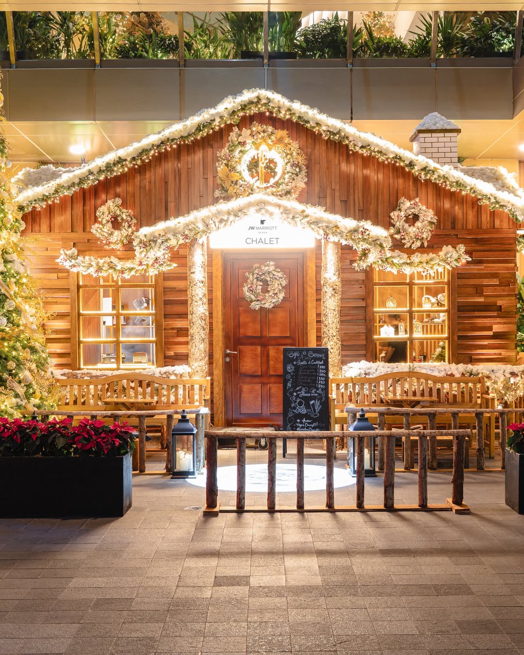 Khu vườn châu Âu giữa lòng Sài Gòn JW Marriott Hotel & Suites Saigon trong mùa lễ hội