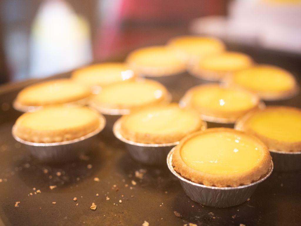 Bánh Tart trứng tại Hong Kong thường thơm mùi bơ và ít ngọt hơn. Ảnh: discover hongkong.