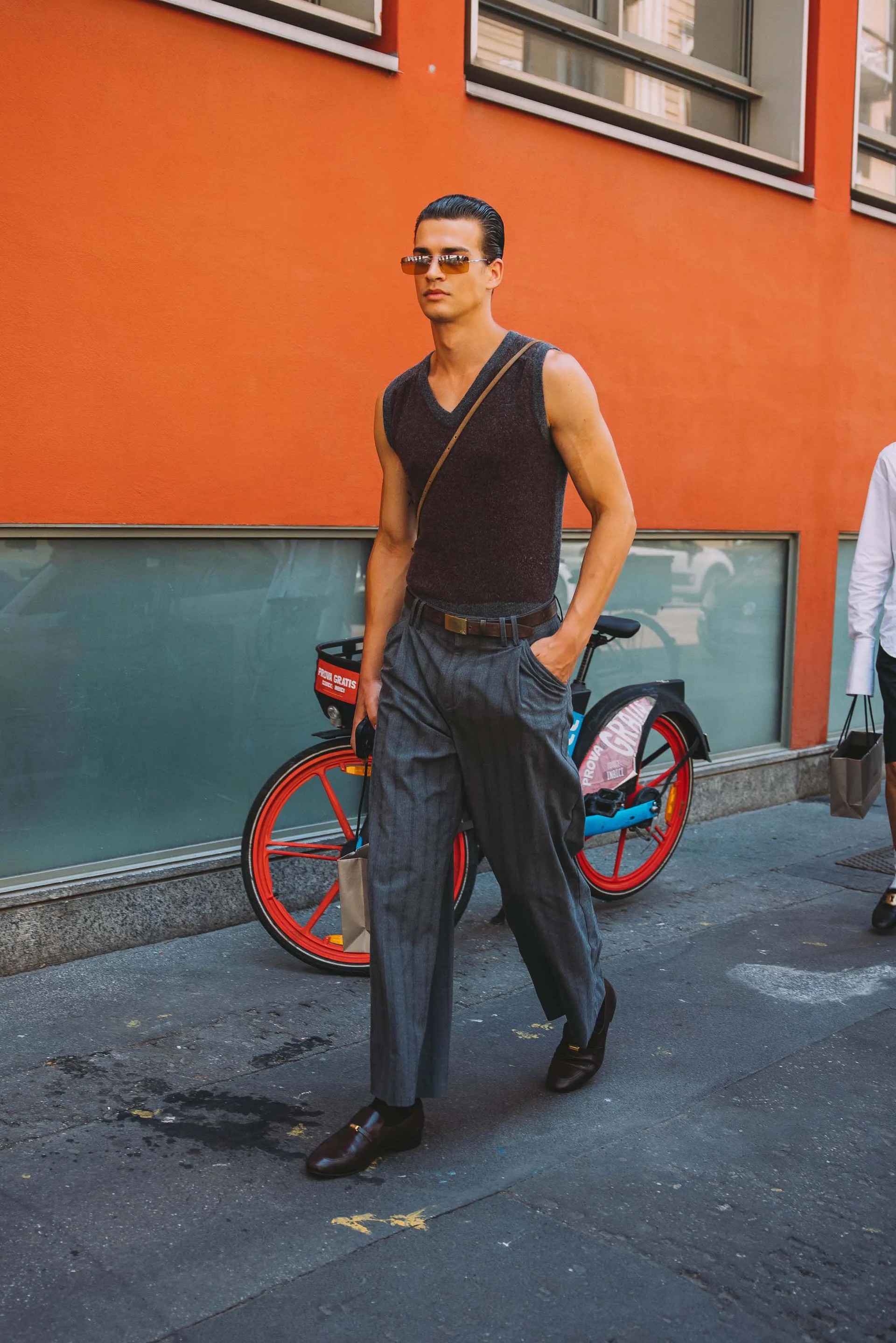 Hinh anh Phom dáng ôm sát và sự dịch chuyển thẩm mỹ trong thời trang nam 25