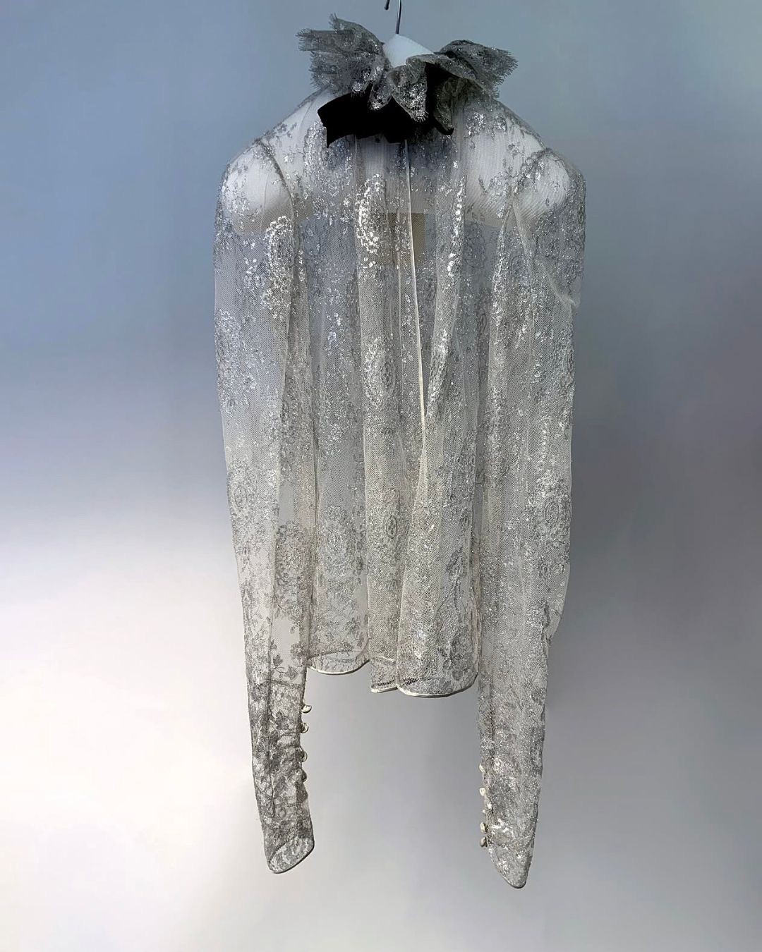 Hinh anh Bán lại ký ức: Chiến lược kho lưu trữ đang định hình thời trang đương đại 2