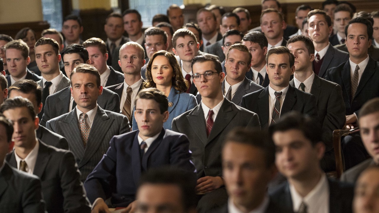 Phim ‘On the Basis of Sex’: Người phụ nữ bước vào hệ thống không dành cho mình