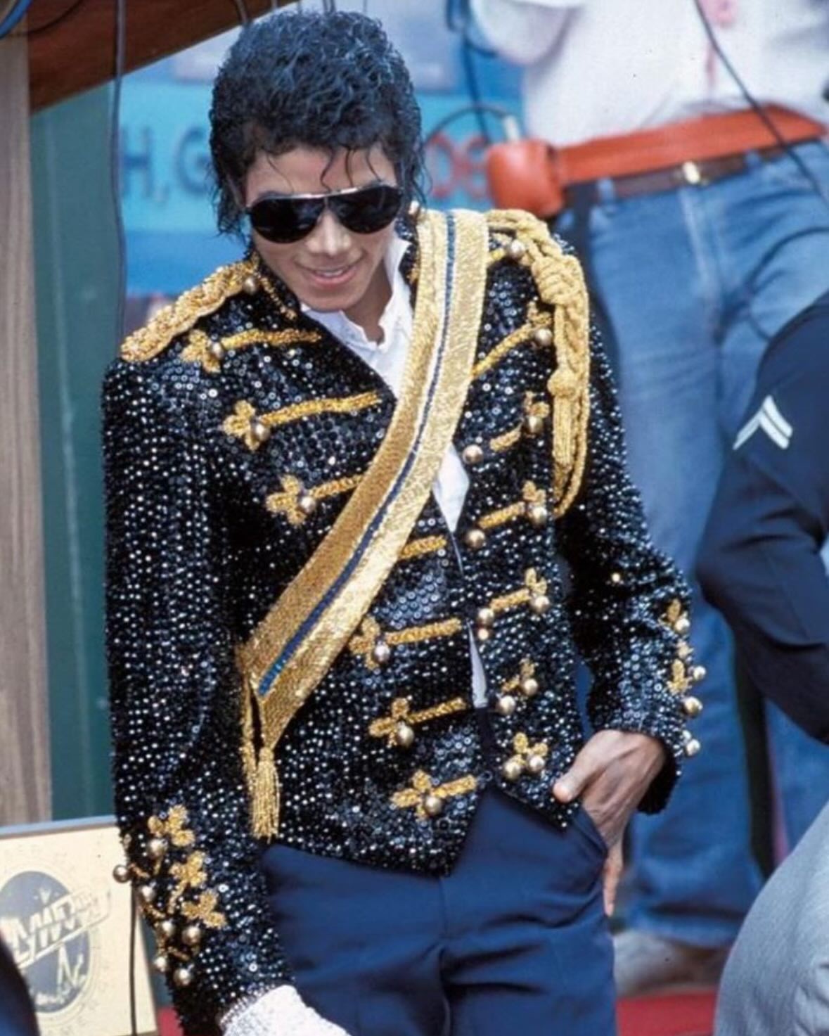 Hinh anh Áo khoác Napoleon trở lại: Khi tinh thần quân phục bước vào thời trang đương đại 8