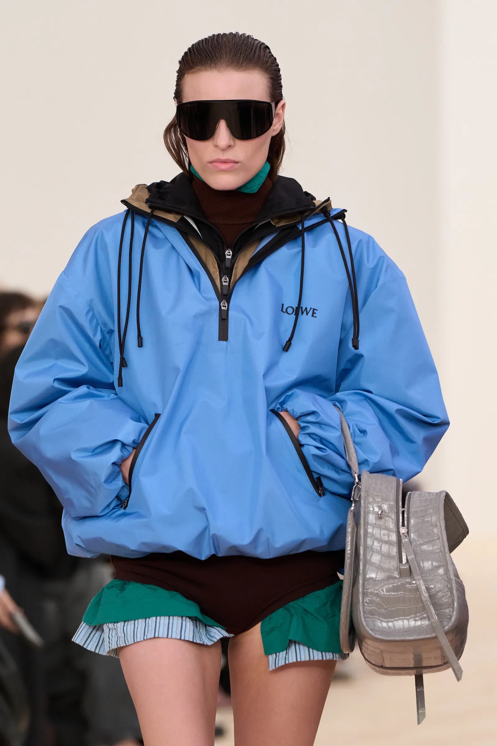 Hinh anh 8 mẹo phối đồ đáng học nhất từ sàn diễn Xuân Hè 2026 14